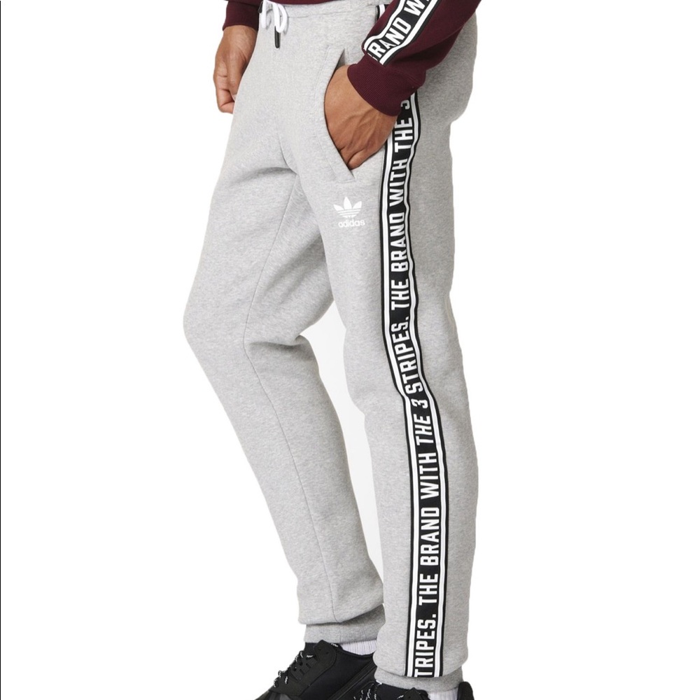 Adidas “Brand with the three stripes” joggers Med